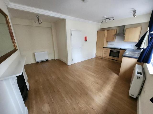 3 bedroom flat to rent