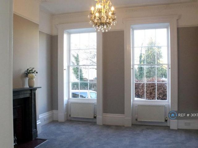 3 bedroom flat to rent