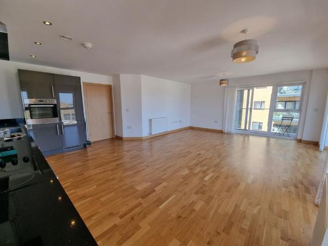 3 bedroom flat to rent