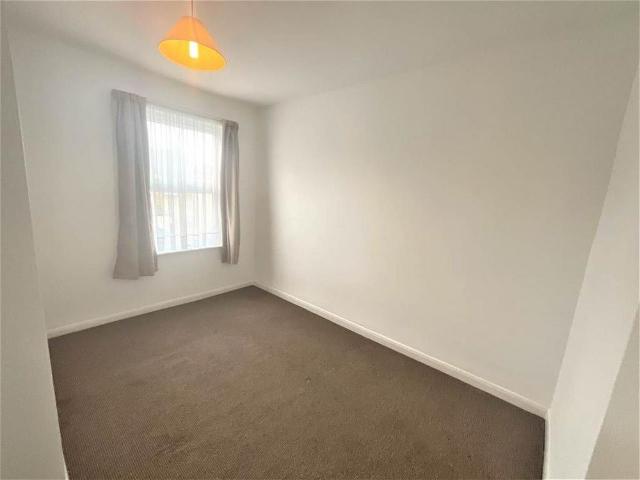3 bedroom flat to rent