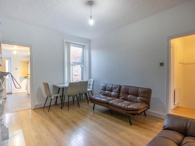 3 bedroom flat to rent