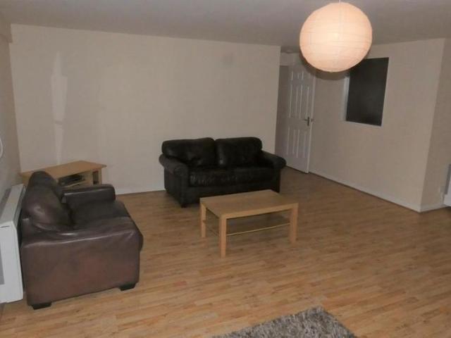 3 bedroom flat to rent