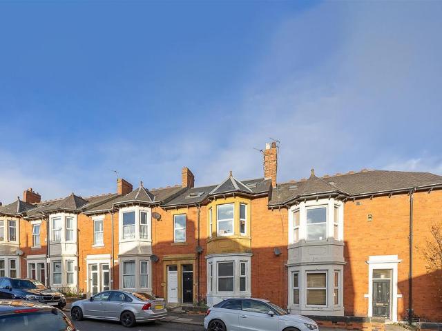 3 bedroom flat to rent