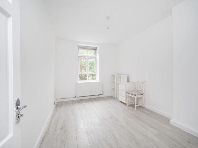 3 bedroom flat to rent
