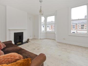 3 bedroom flat to rent
