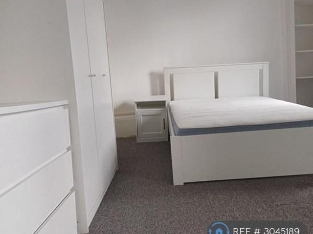 3 bedroom flat to rent
