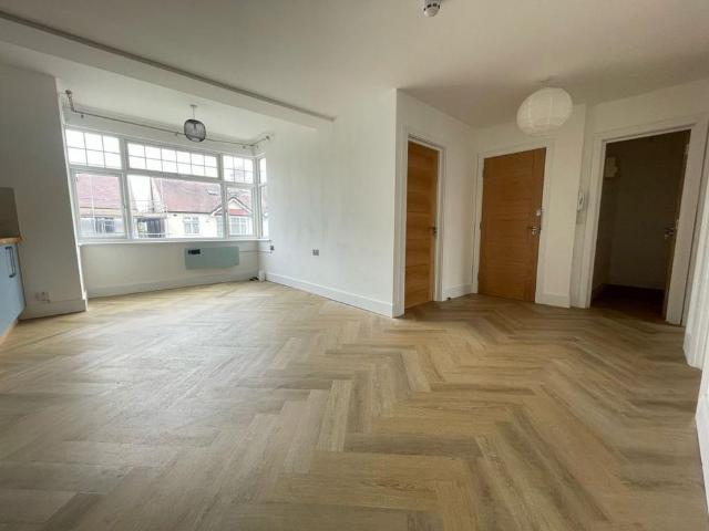 3 bedroom flat to rent
