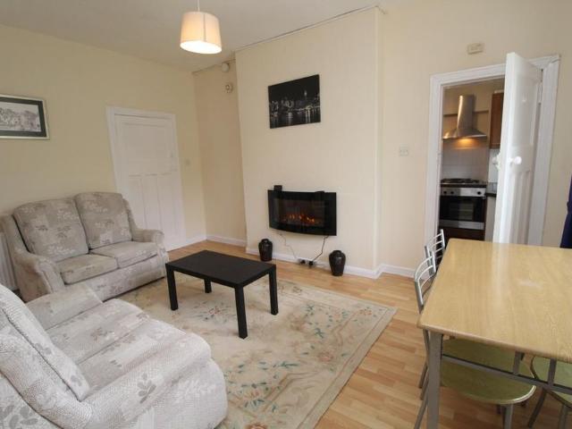 3 bedroom flat to rent