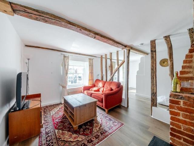 3 bedroom flat to rent