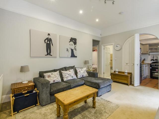 2 bedroom flat to rent