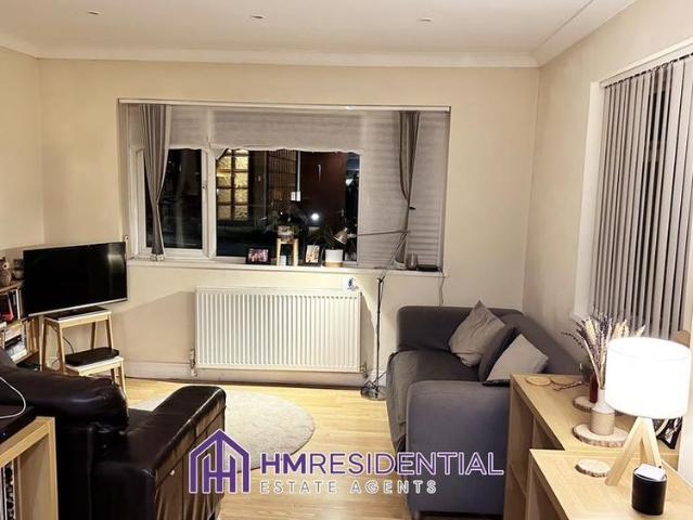 3 bedroom flat to rent