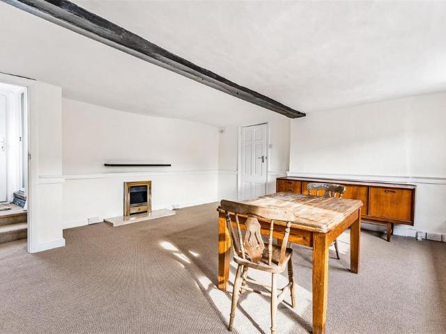 3 bedroom flat to rent