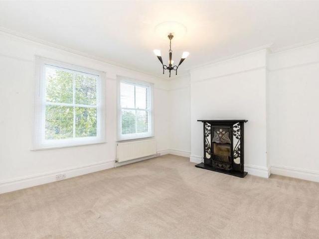 3 bedroom flat to rent