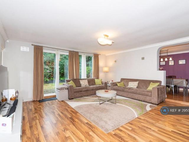 3 bedroom flat to rent