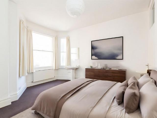 4 bedroom flat to rent