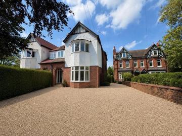 3 bedroom flat to rent