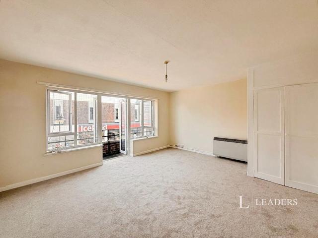 3 bedroom flat to rent