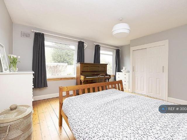 3 bedroom flat to rent