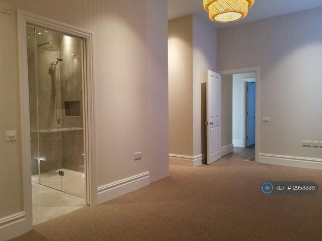 3 bedroom flat to rent