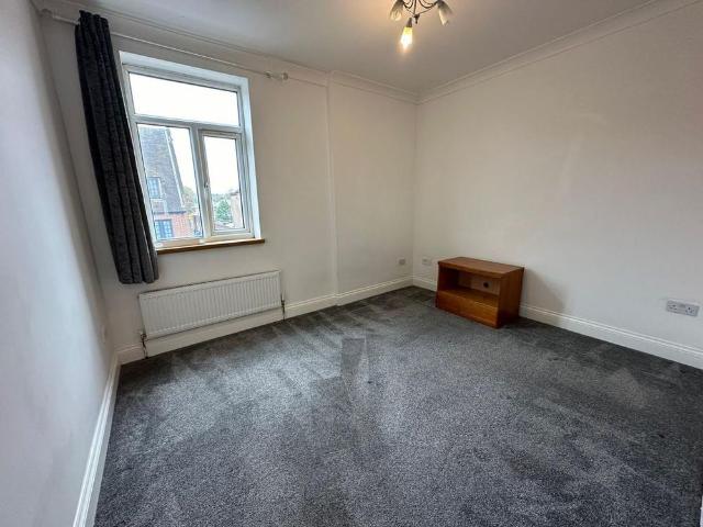 3 bedroom flat to rent