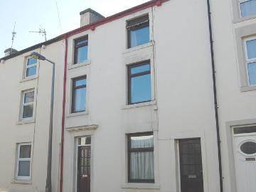 3 bedroom flat to rent