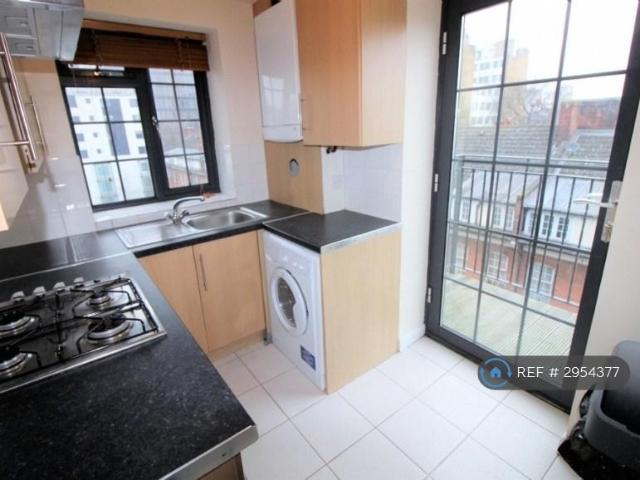 3 bedroom flat to rent