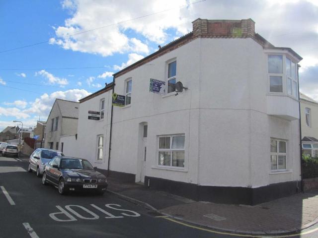 3 bedroom flat to rent