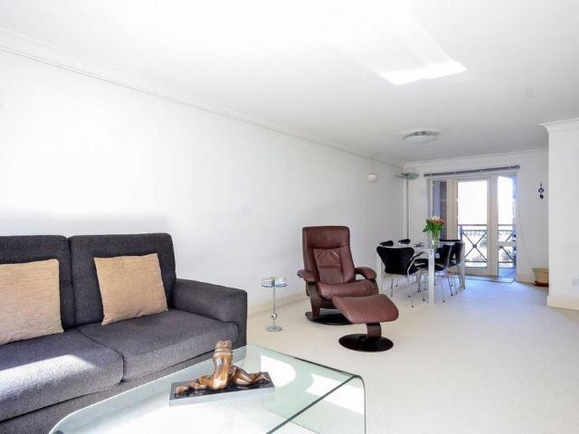 3 bedroom flat to rent