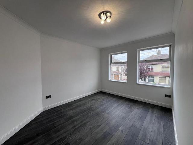 3 bedroom flat to rent