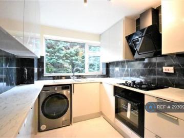 3 bedroom flat to rent