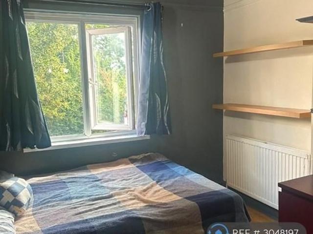 3 bedroom flat to rent