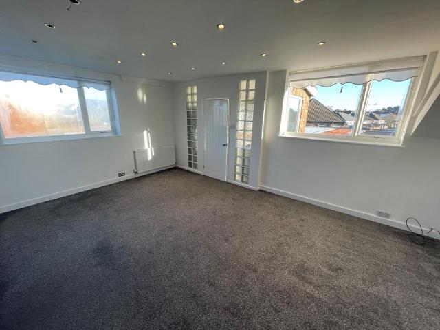 3 bedroom flat to rent