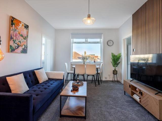 3 bedroom flat to rent