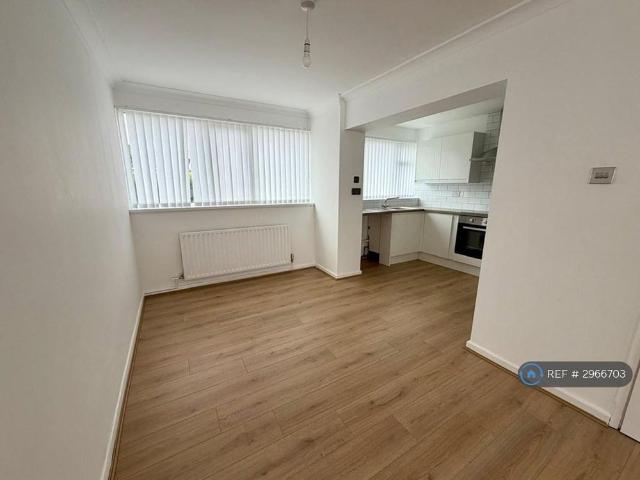 3 bedroom flat to rent