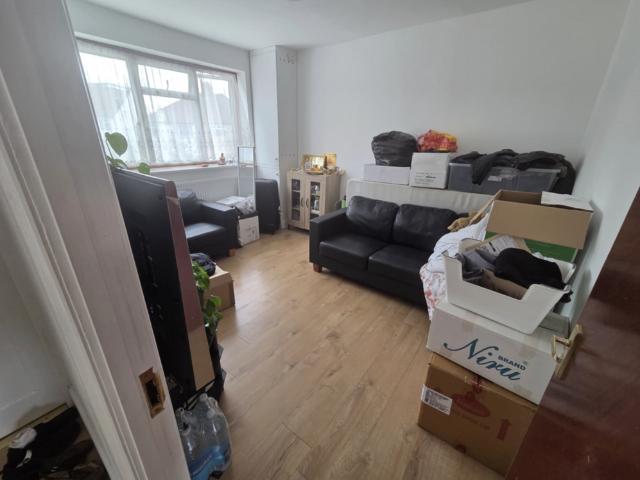 3 bedroom flat to rent