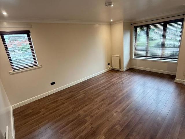 3 bedroom flat to rent