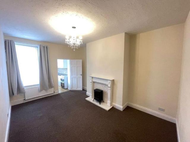 3 bedroom flat to rent