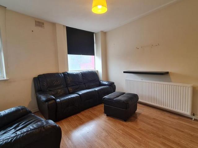 3 bedroom flat to rent