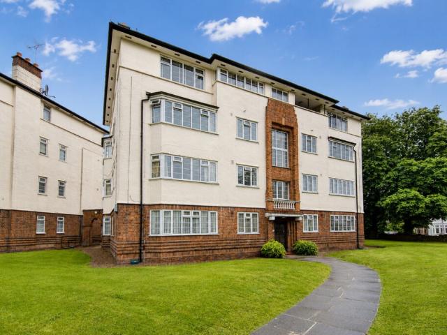 3 bedroom Flat To Rent