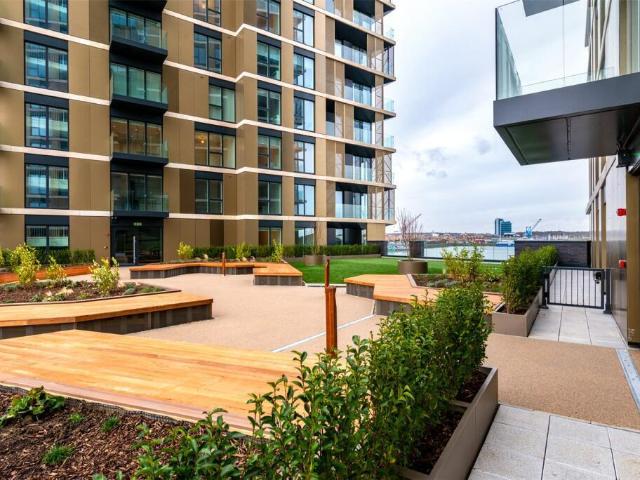 3 bedroom flat to rent