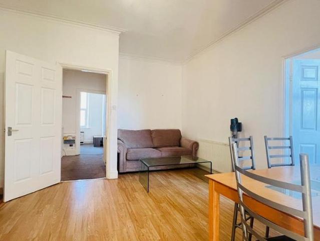 3 bedroom flat to rent