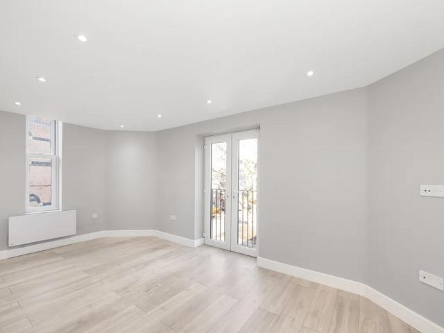 3 bedroom flat to rent