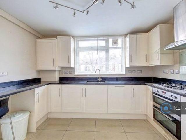3 bedroom flat to rent