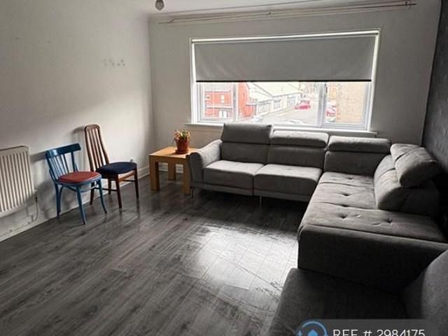 3 bedroom flat to rent