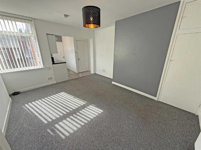 3 bedroom flat to rent