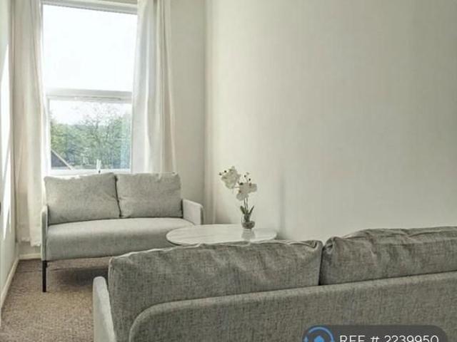 3 bedroom flat to rent