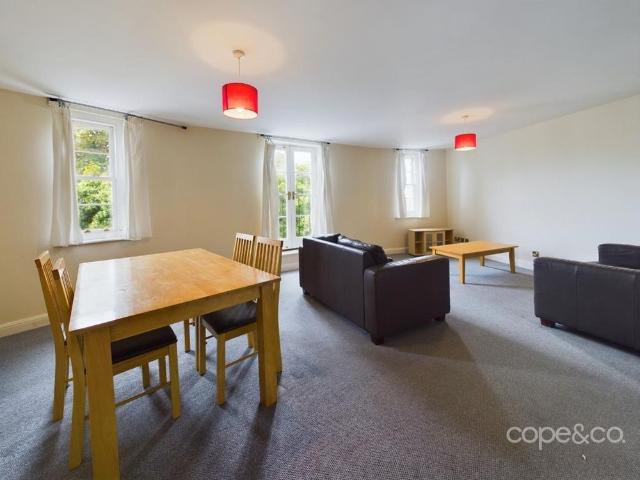 3 bedroom flat to rent