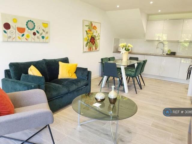 3 bedroom flat to rent