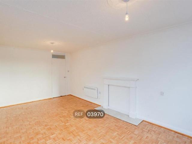3 bedroom flat to rent
