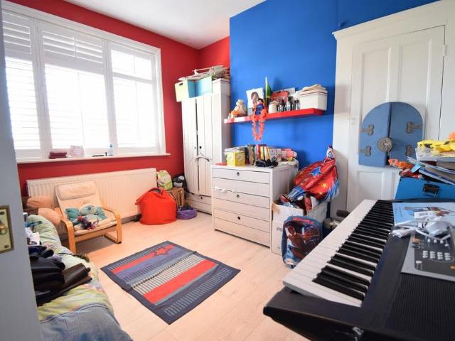 3 bedroom flat to rent